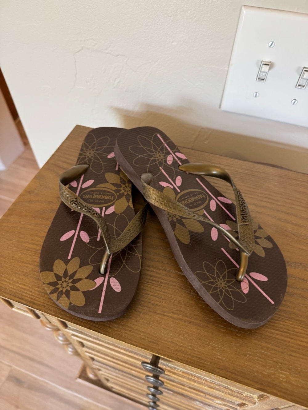 Havaianas Brown Flip Flops with Pink Floral Print